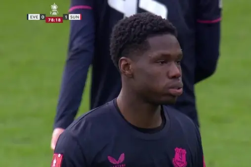 [Highlights] Nearly equalized! Barry's diving header just wide of the goal