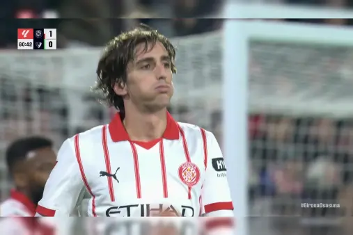 [Highlights] Rapid counter-attack! Bryan Gil dribbles to the middle and curls a shot just wide of the far post