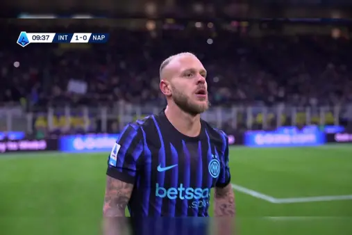 [Goal] Unexpected goal! Dimarco byline cross turned into a low-angle shot into the net