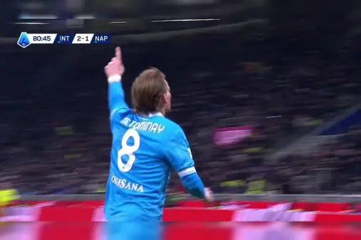 [Goal] Key Man! McTominay volleys home after teammate's square pass, levels again