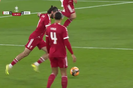 [Highlights] Szoboszlai's long-range shot from outside the box hits opponent and goes out for a corner