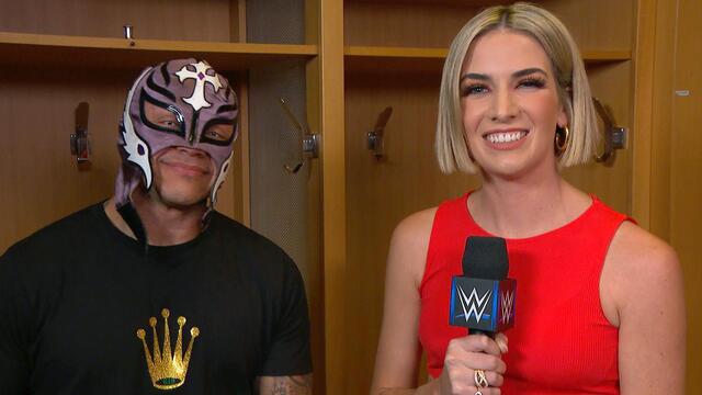 Rey Mysterio doesn’t need any backup against Gunther: The SmackDown LowDown, Oct. 22, 2022 background
