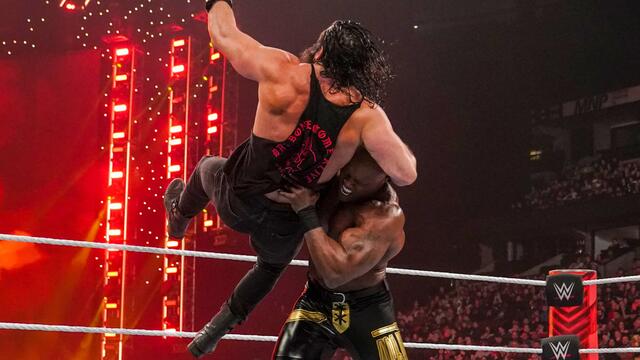 Bobby Lashley destroys Elias: Raw, Feb. 20, 2023 background