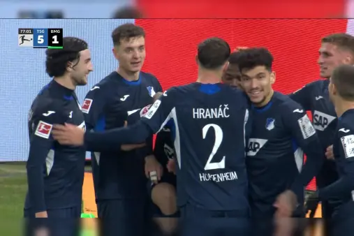 [Goal] Dribbles into the box! Mörstedt heads home from the center to extend the lead