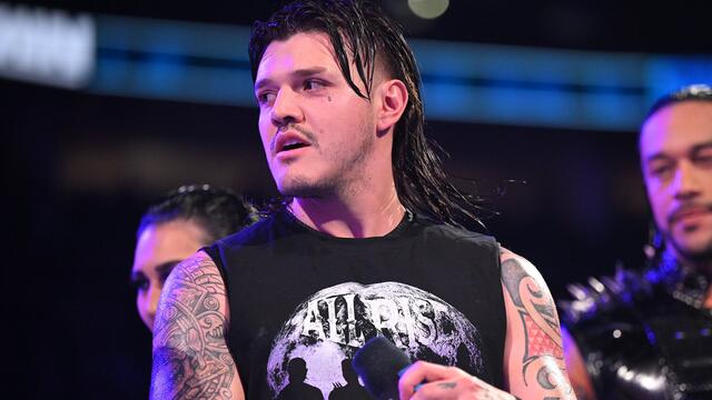 Portland rains a chorus of boos on Dominik Mysterio background