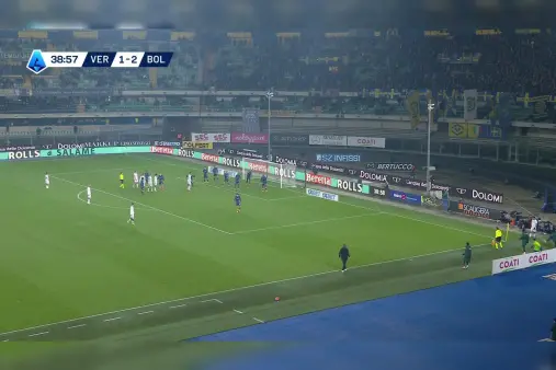[Highlights] A clever corner! Orsolini's corner kicks directly towards the far post, just wide