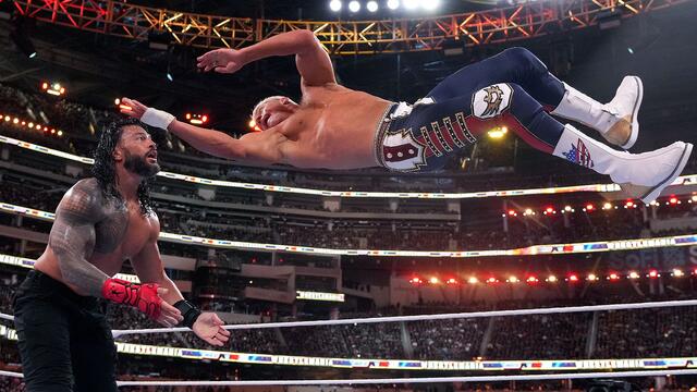 Cody Rhodes nearly defeats Roman Reigns with the Cody Cutter: WrestleMania 39 Sunday Highlights