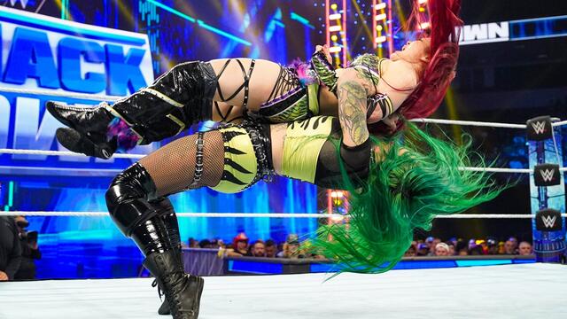 Raquel Rodriguez & Shotzi vs. Bayley & IYO SKY: SmackDown highlights, May 26, 2023