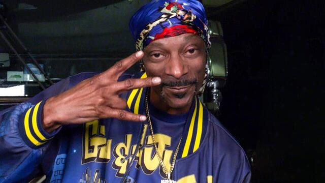 Snoop Dogg is hyped to co-host WrestleMania: WrestleMania 39 Exclusive background