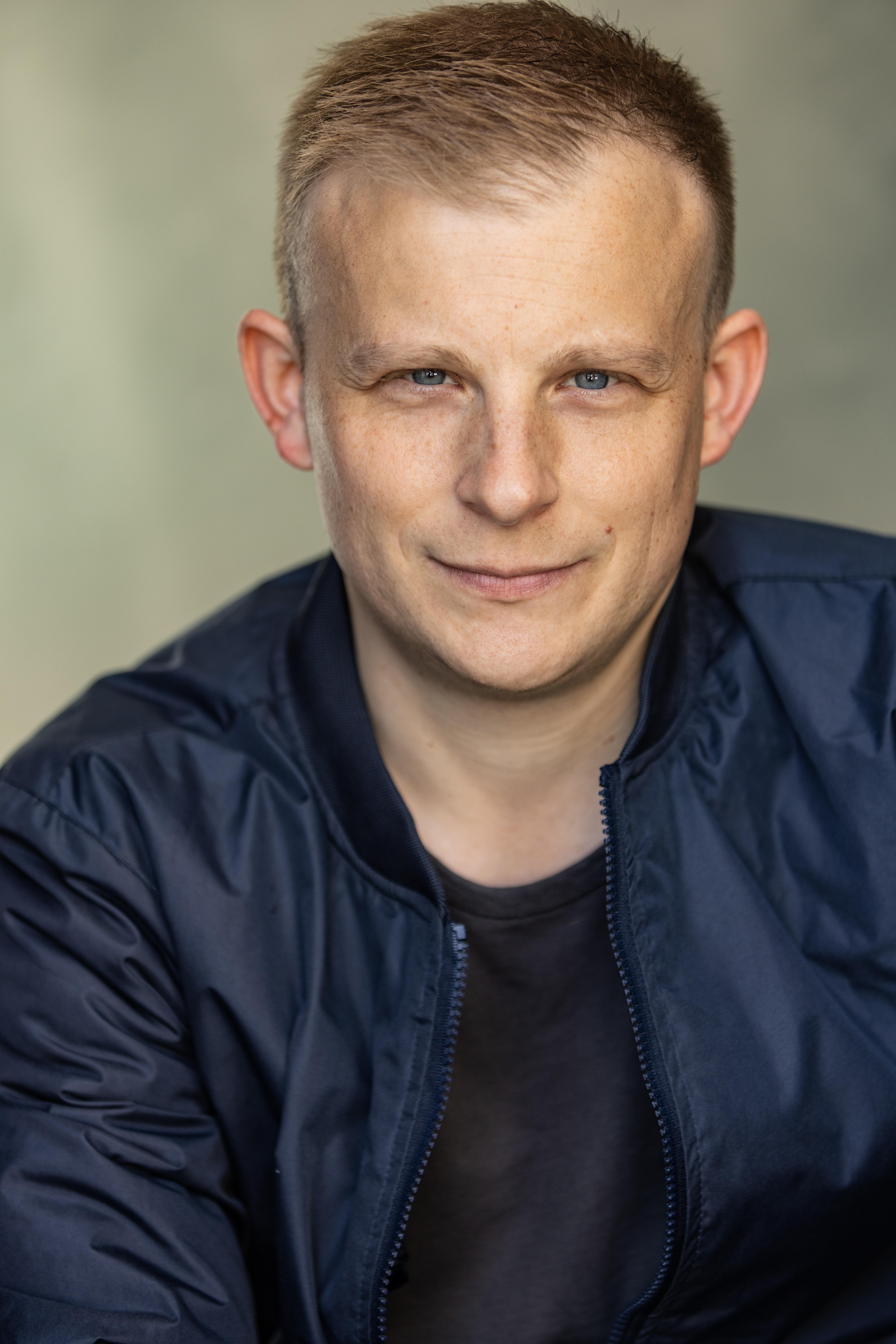 actor Benjamin David large photo