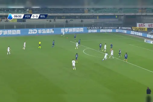 [Highlights] Missed opportunity! Orsolini controls and dribbles after cross but fails to shoot