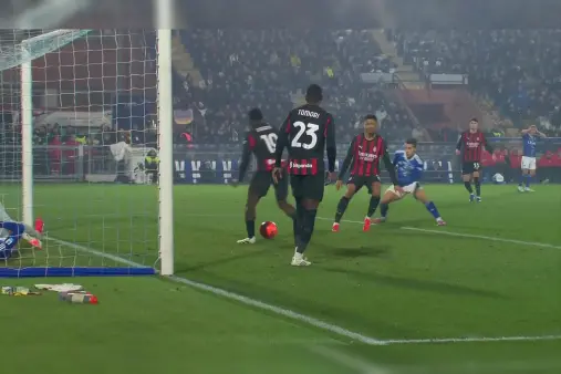 [Highlights] Dacunha's close-range header saved, follow-up shot misses the ball