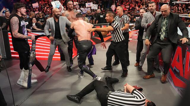 Raw ends in absolute chaos!: Raw highlights, Sept. 25, 2023
