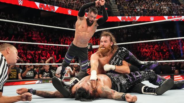 FULL MATCH — The Judgment Day vs. Kevin Owens & Sami Zayn - Undisputed WWE Tag Team Titles: Raw, Sept. 25, 2023