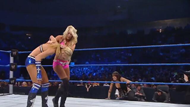 SmackDown: Kelly Kelly vs. Michelle McCool