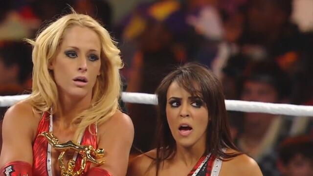 Raw: 2010 Diva of the Year Battle Royal