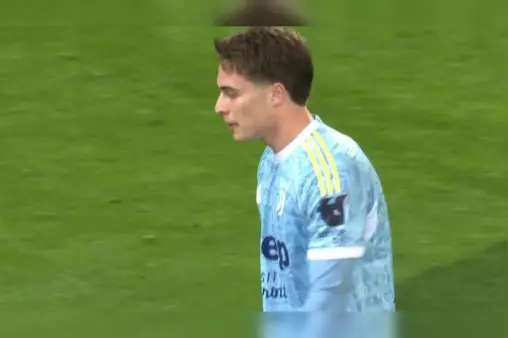 [Highlights] Unfavorable weather! Yildiz unleashes a powerful shot from the wing, hitting the post without hesitation