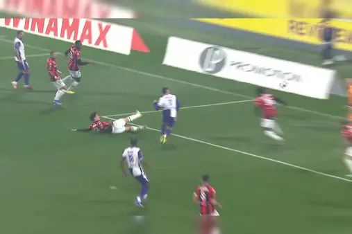 [Goal] Early blitz! Hidalgo easily slots home from a cross at the front post