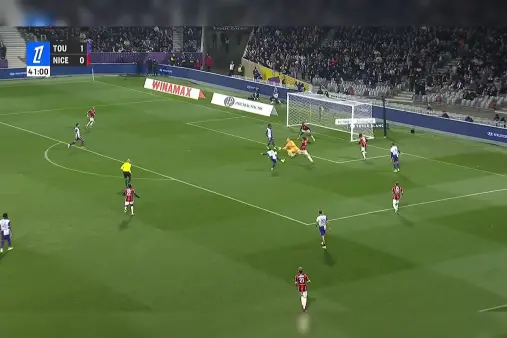 [Highlights] Another chance created! Hidalgo's close-range curler cleared off the line