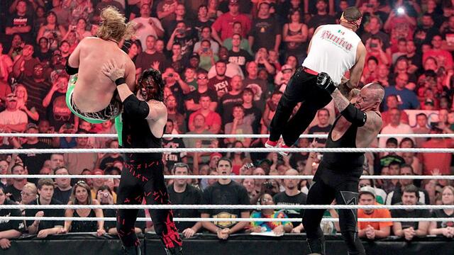Undertaker and Kane fight off their attackers and stand tall: Raw, July 23, 2012