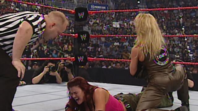 Lita vs. Trish Stratus - Women's Championship Match: New Year's Revolution 2005
