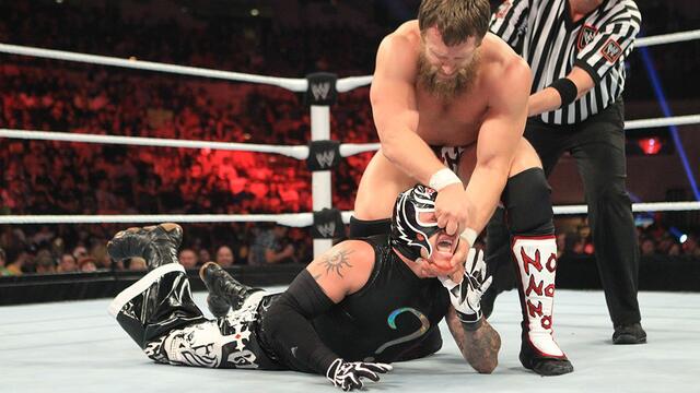Rey Mysterio vs. Daniel Bryan: Raw, Nov. 26, 2012