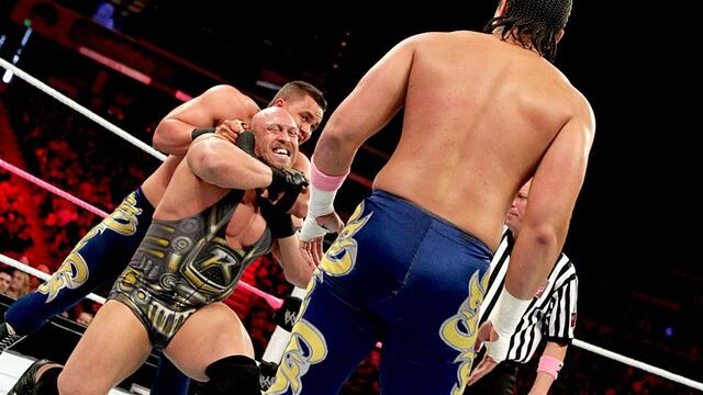 Ryback vs. Primo & Epico: Raw, Oct. 8, 2012