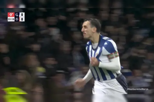 [Goal] Early strike! Geddes crosses, Oyarzabal volleys home