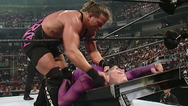Jeff Hardy vs. Rob Van Dam - Hardcore Championship Ladder Match: SummerSlam 2001 backdrop