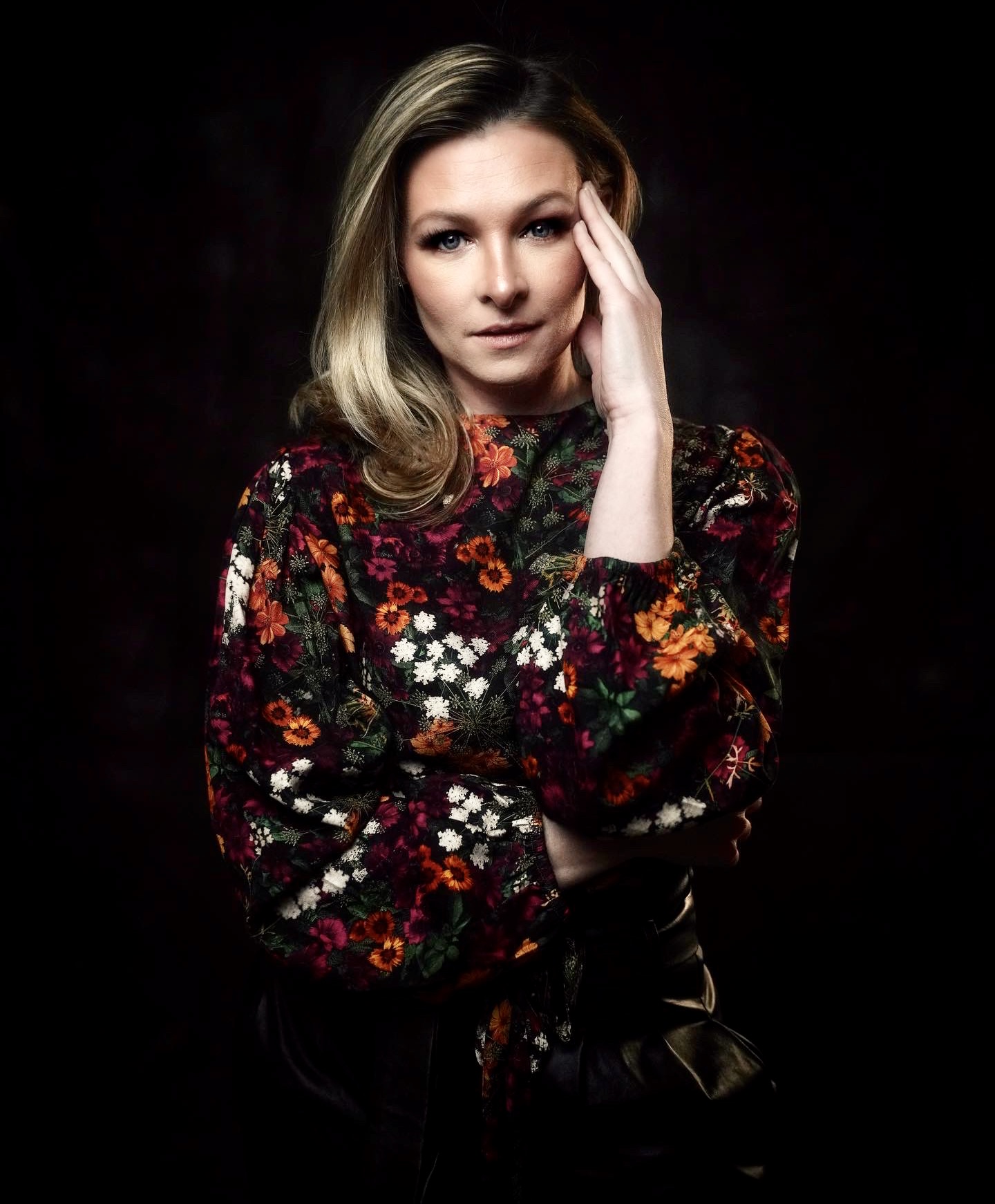 actor Kelsey Landon large photo