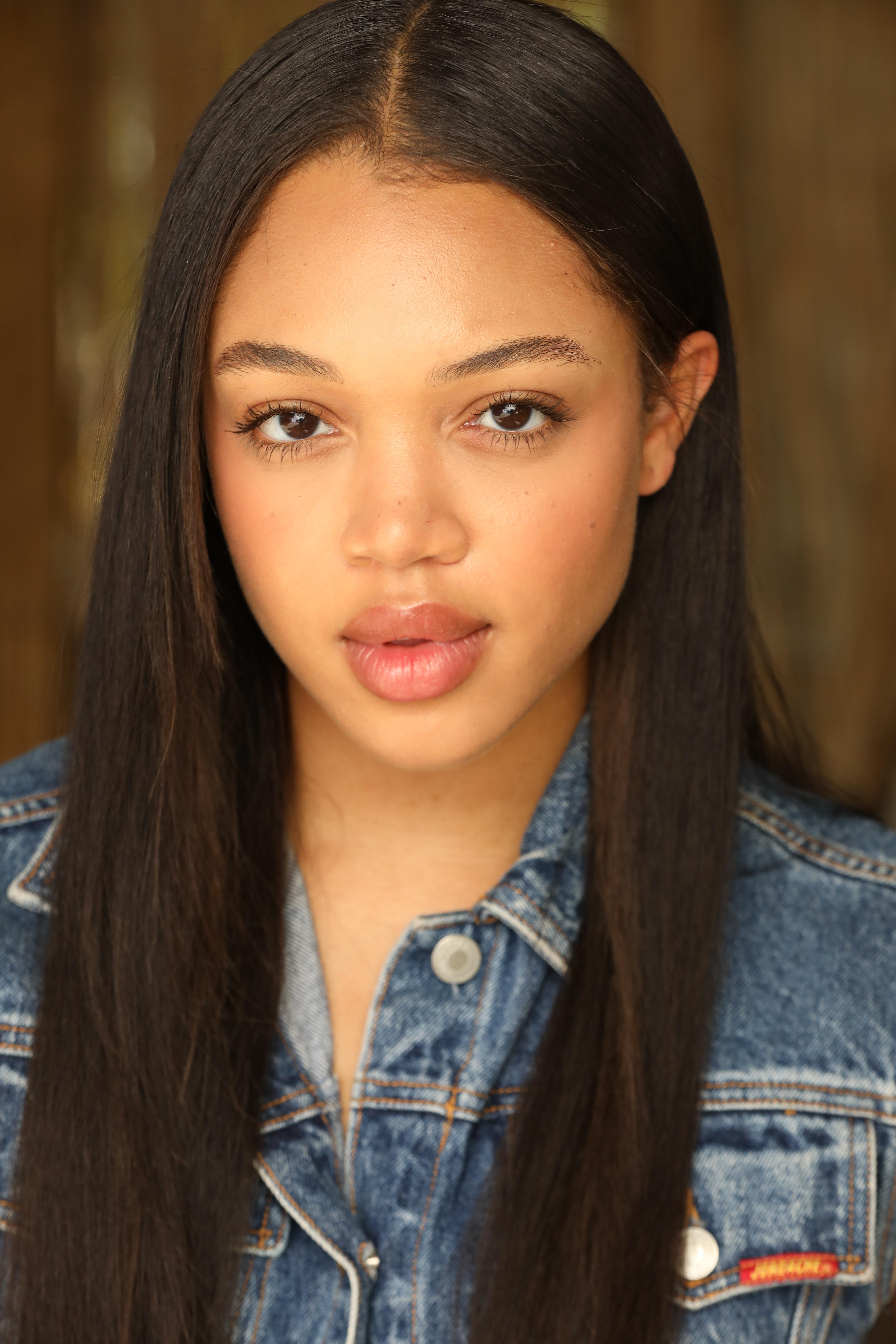 actor Kristen Maxwell large photo