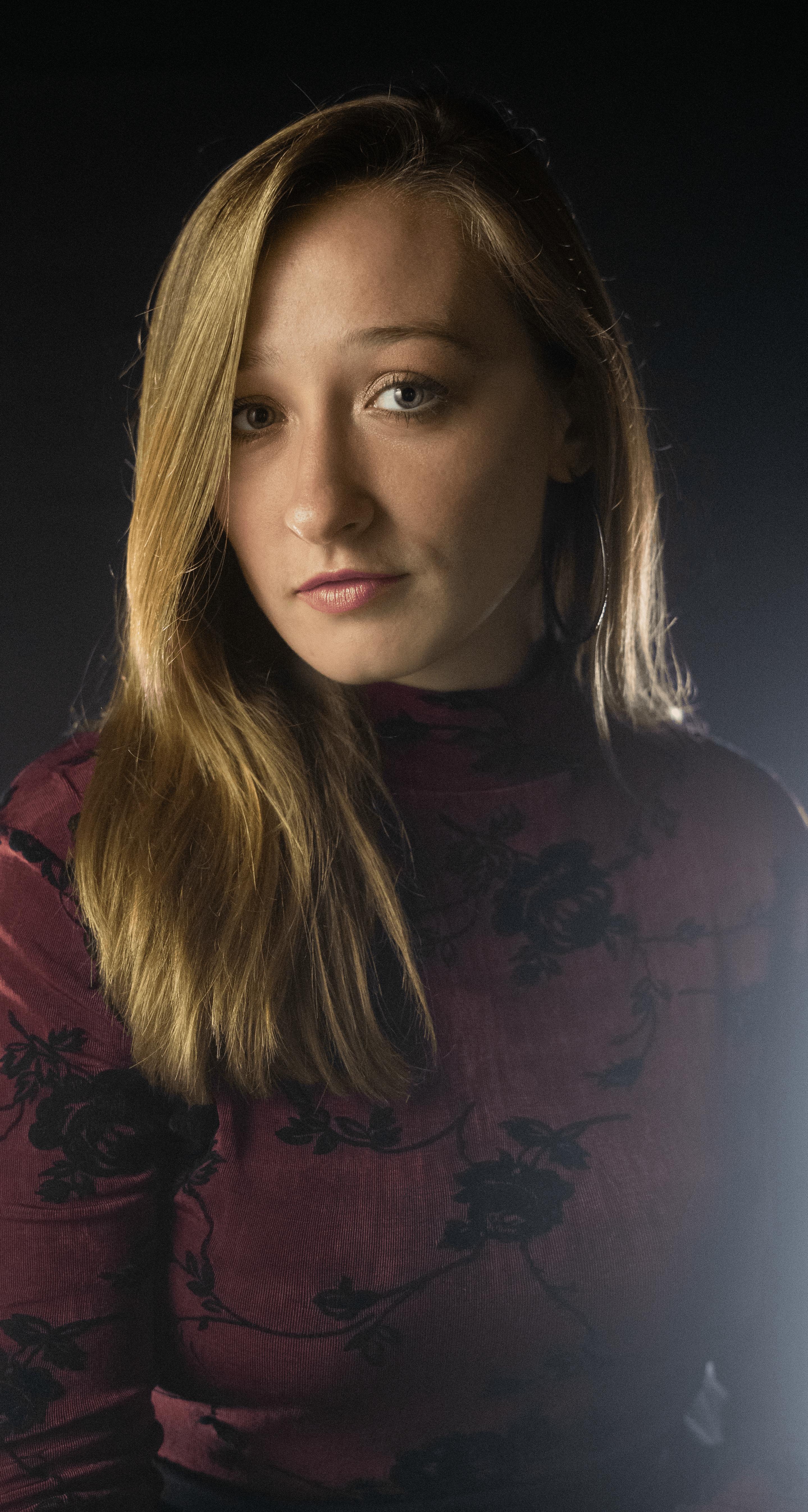 actor Maria Gajdosik large photo