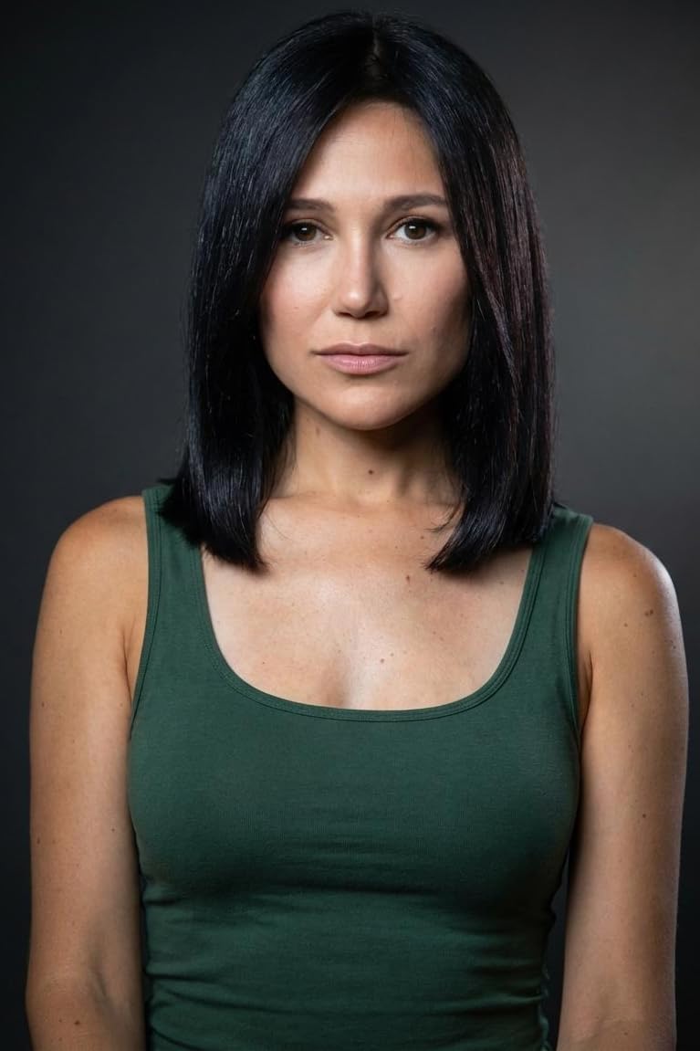 actor Alanna Giuliani large photo