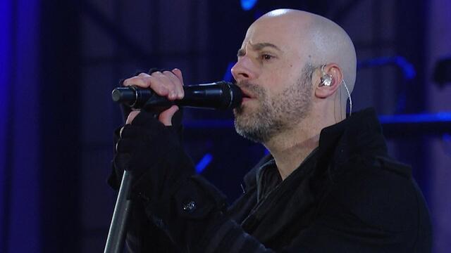 Daughtry performs "Waiting for Superman": Tribute to the Troops 2013