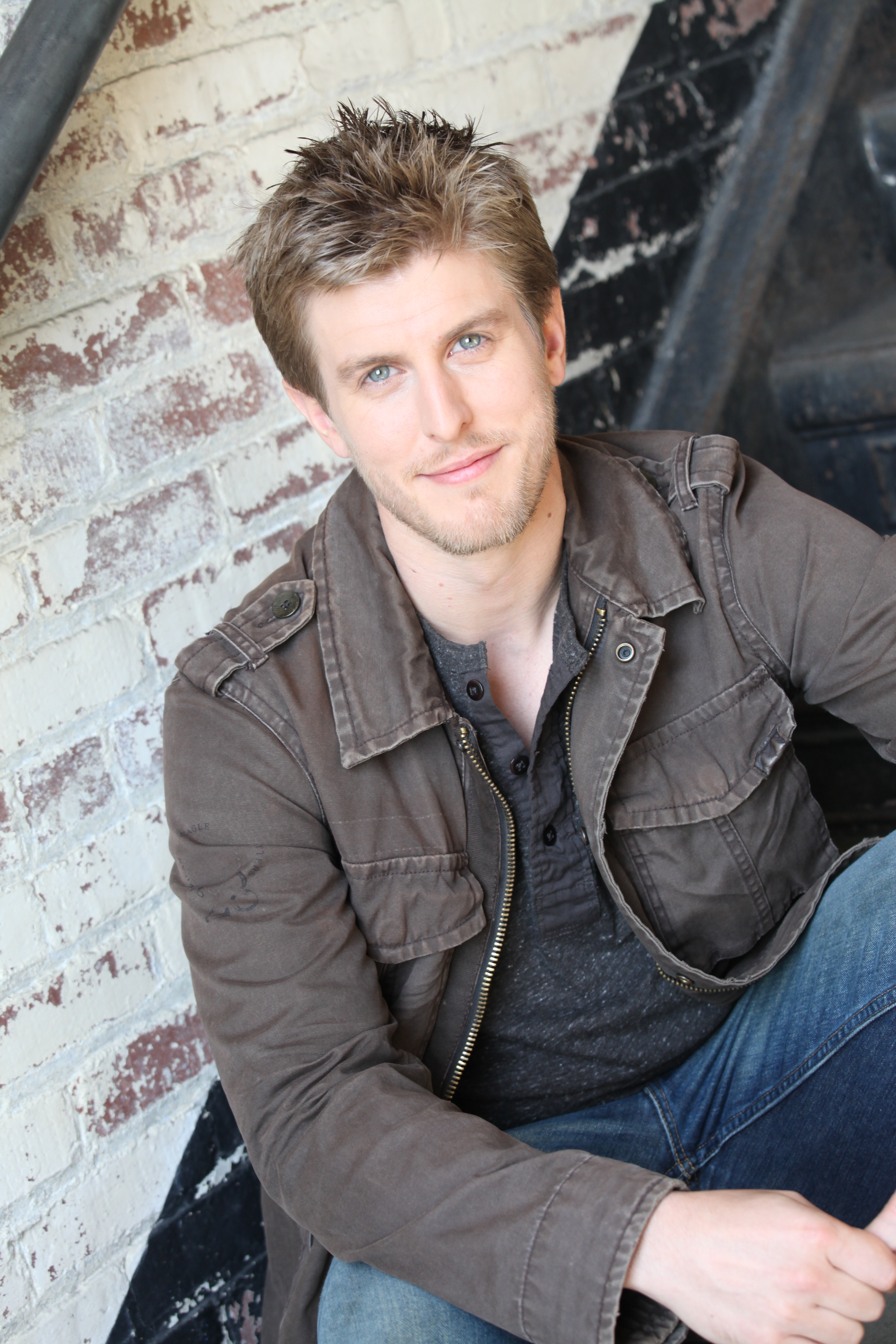 actor Nathan McLaron large photo