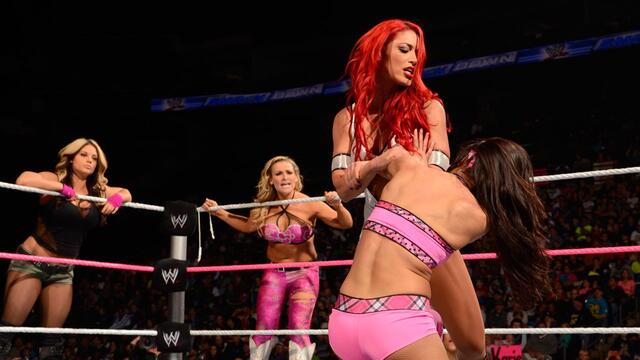 Brie Bella & The Funkadactyls vs. Natalya & Kaitlyn & Eva Marie: SmackDown, Oct. 11, 2013 background