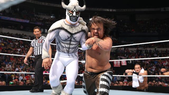 El Torito vs. Hornswoggle: SmackDown, April 18, 2014 background