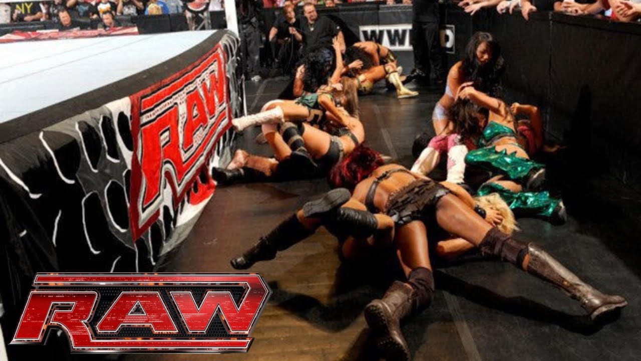 WWE RAW 7-on-7 Divas Tag Team Match July 18, 2011