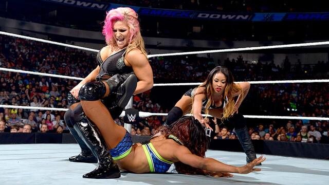 Natalya vs. Alicia Fox: SmackDown, April 9, 2015 background