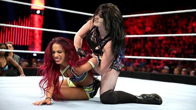 Paige vs. Sasha Banks: Raw, July 27, 2015
