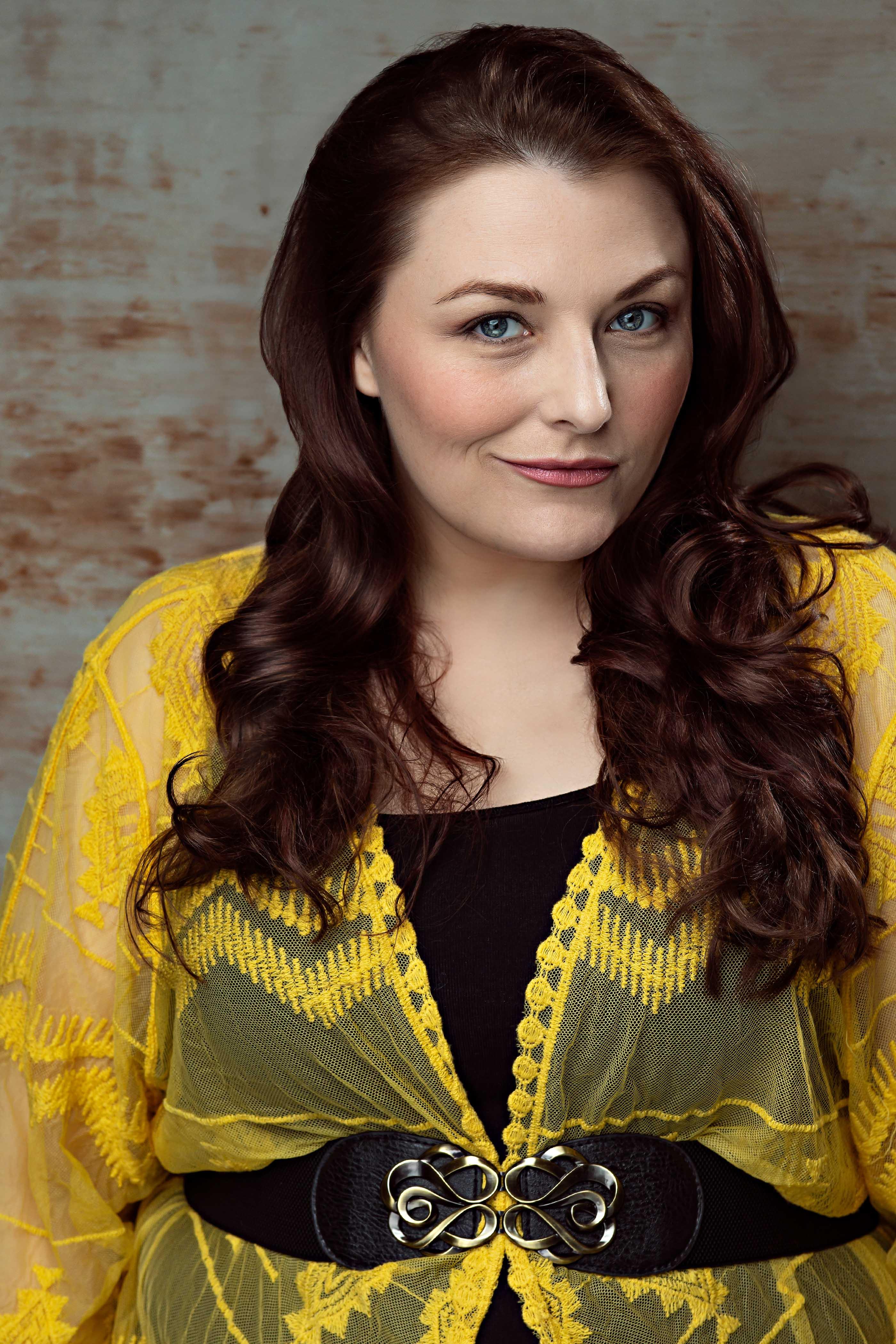 actor Sara Ragsdale large photo