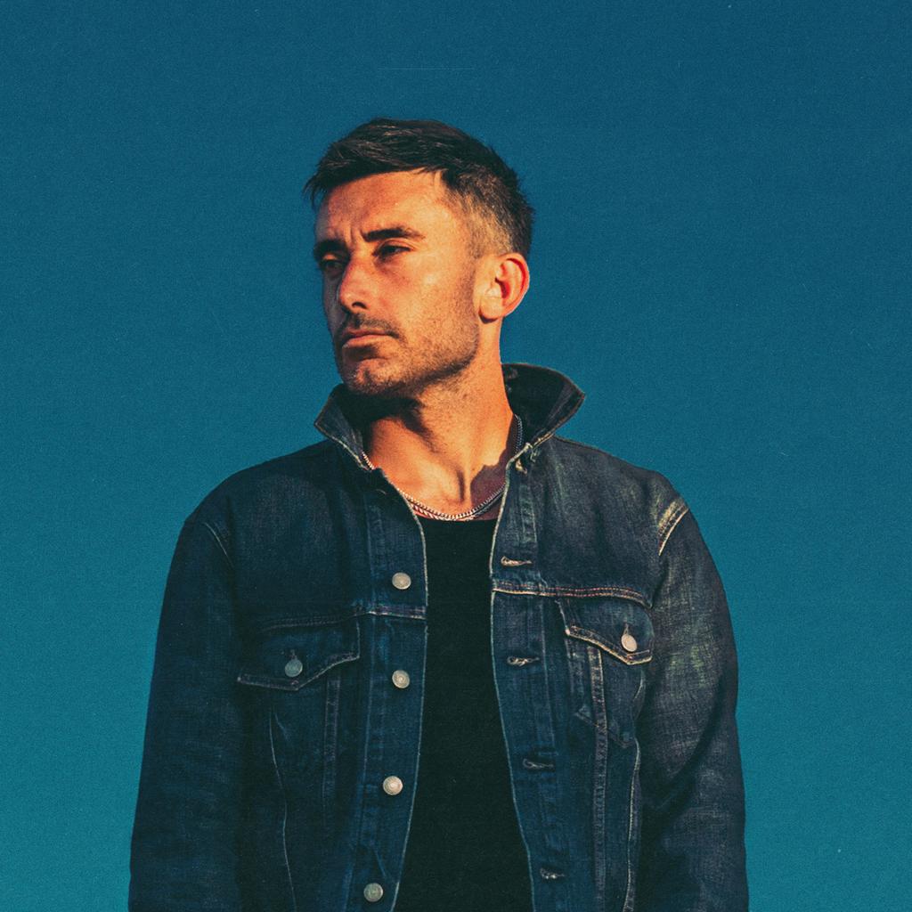 actor Phil Wickham large photo