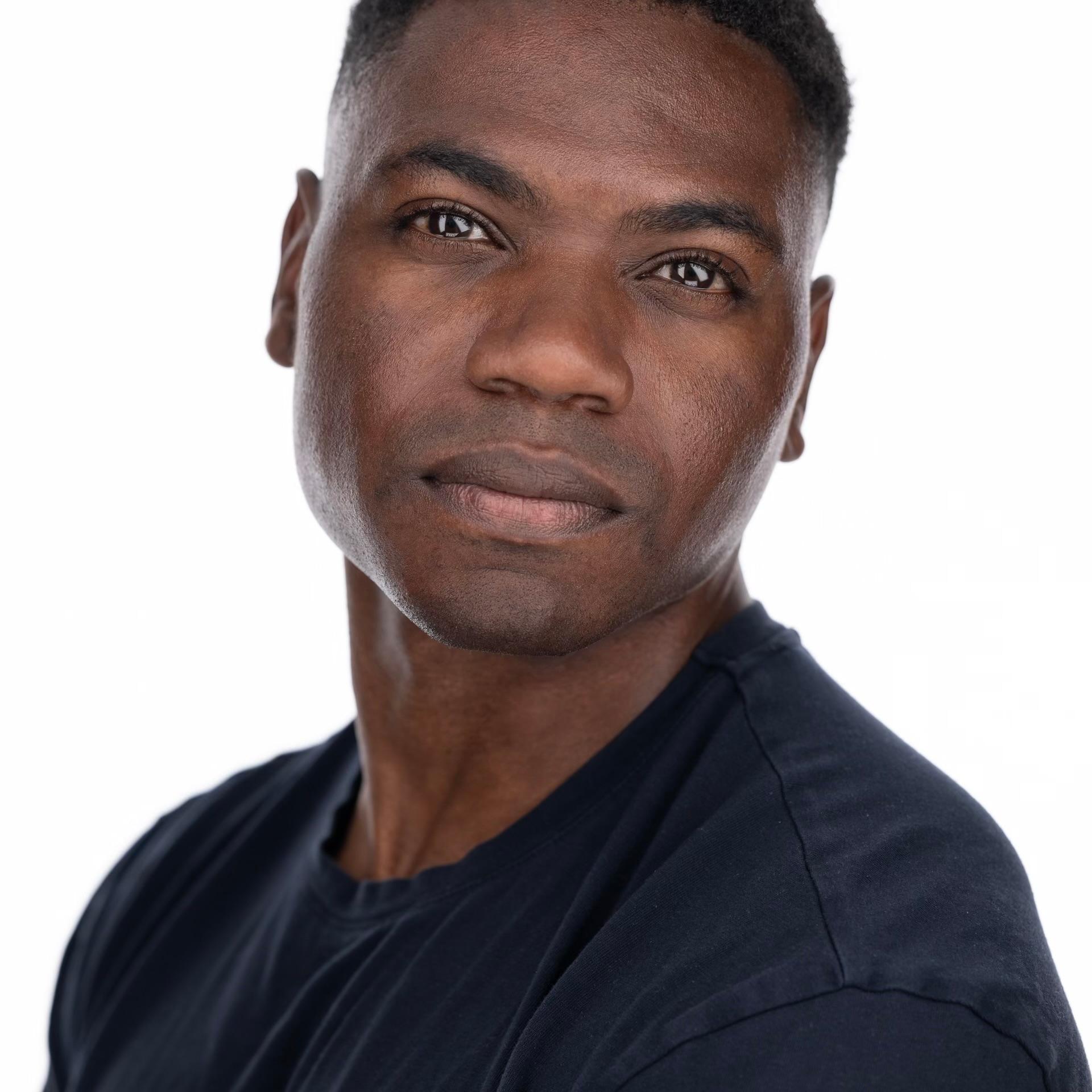 actor Eli Cottle large photo