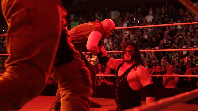 Big Show vs. Braun Strowman: Raw, February 15, 2016