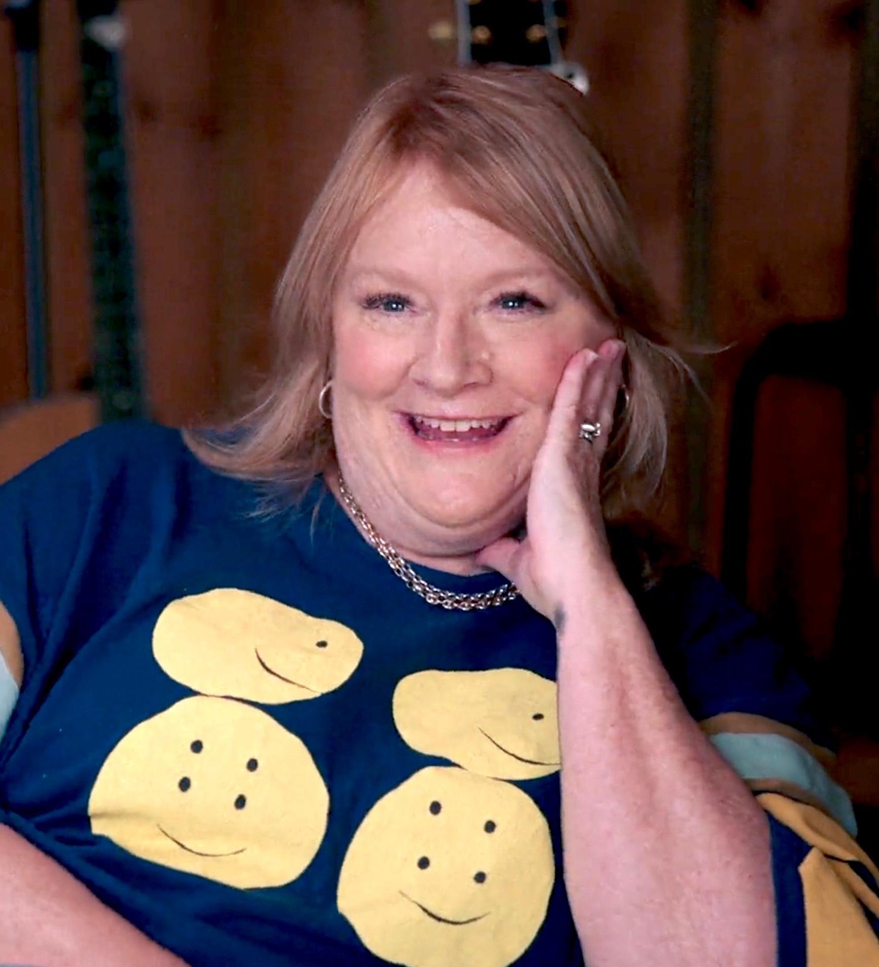 actor Emily Saliers large photo