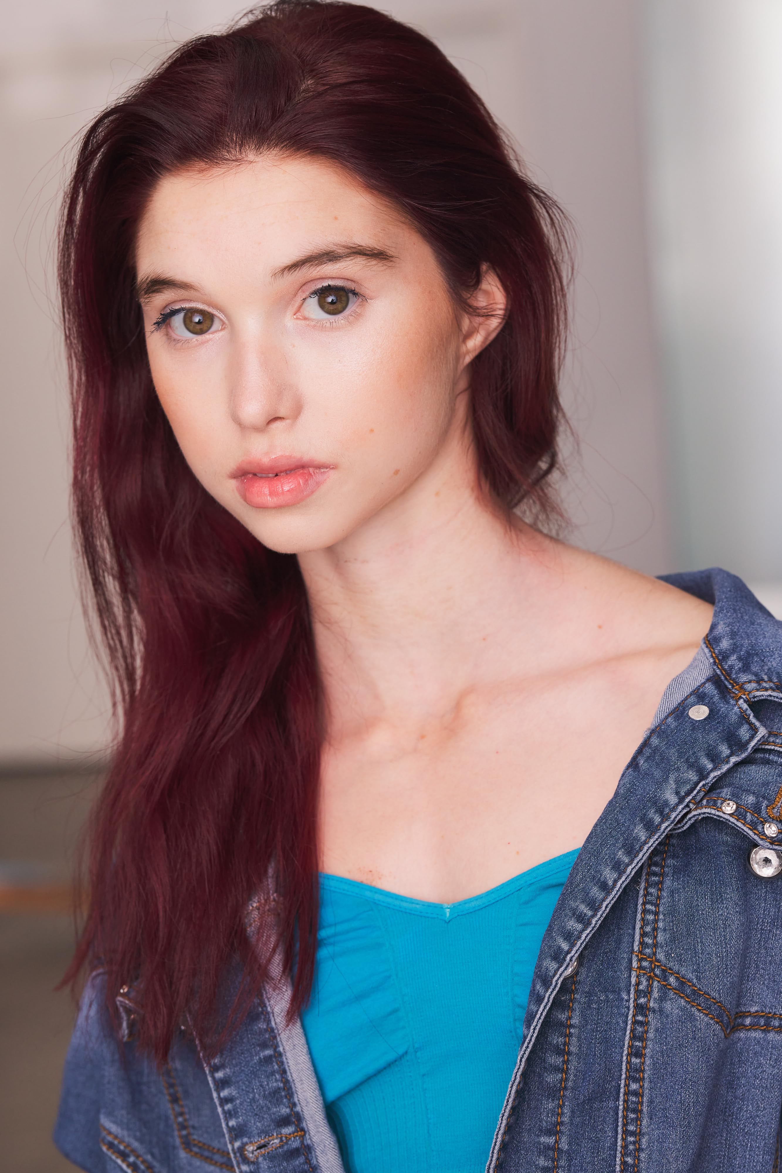 actor Savanna Blau large photo