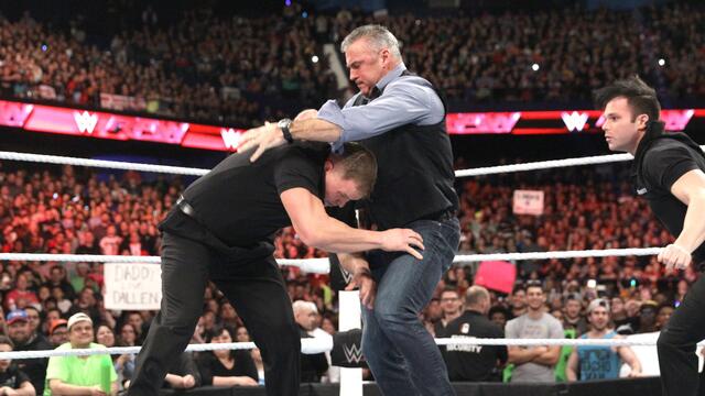 Shane McMahon falls victim to a diabolical deception: Raw, March 7, 2016 background