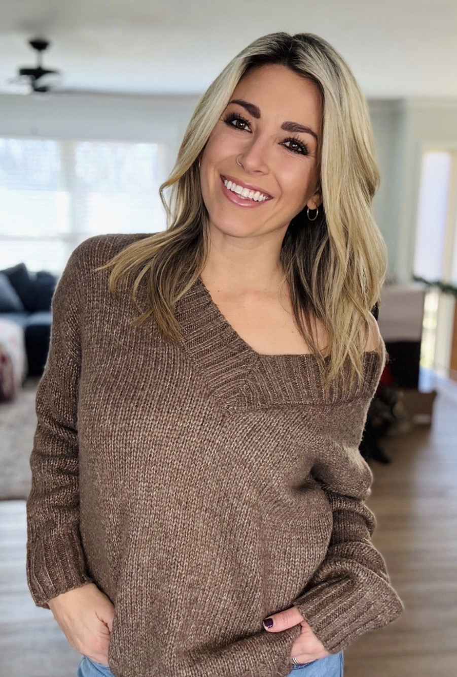 actor Chelsea Montgomery large photo