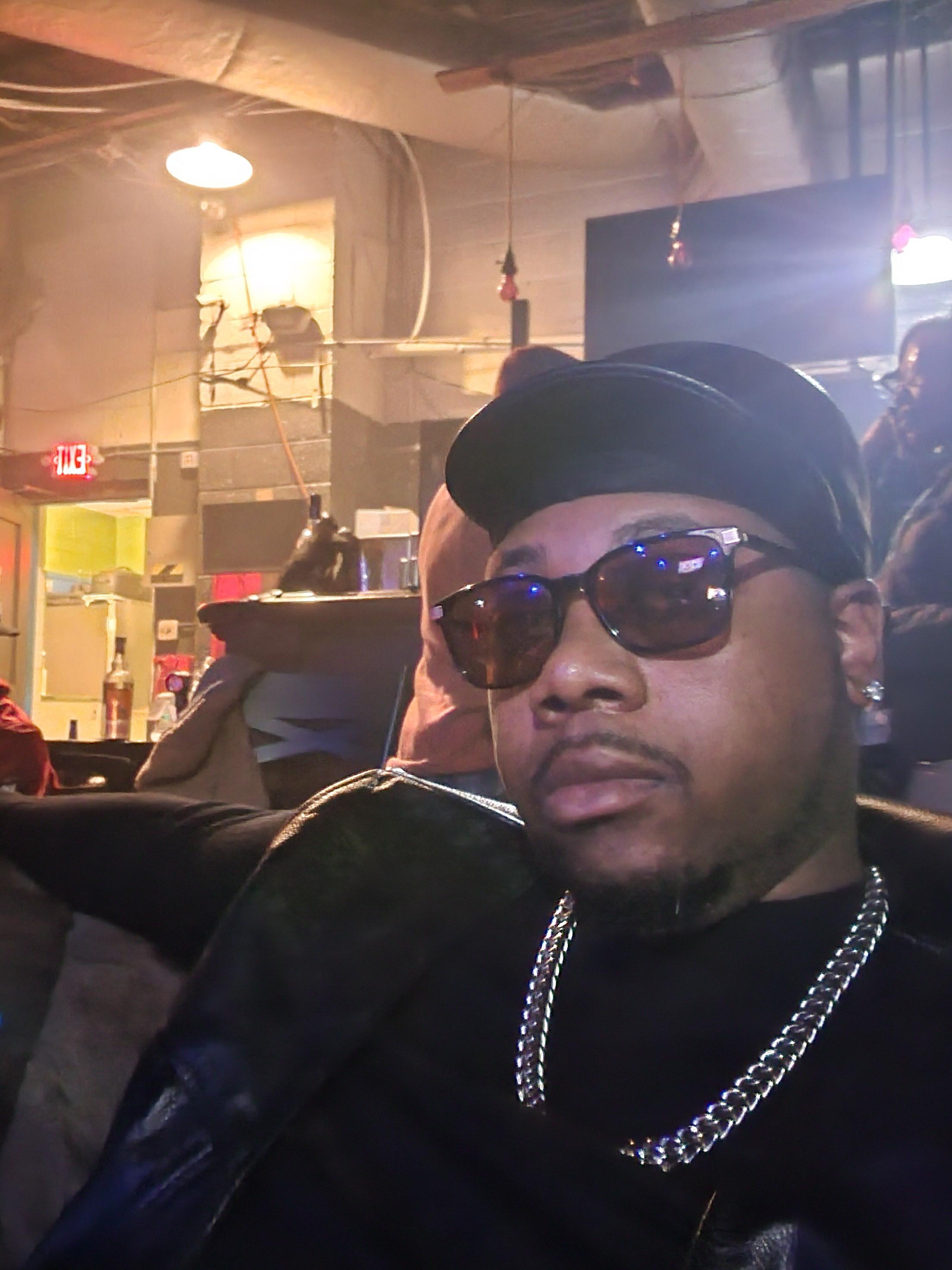 actor Entity Gaskin large photo