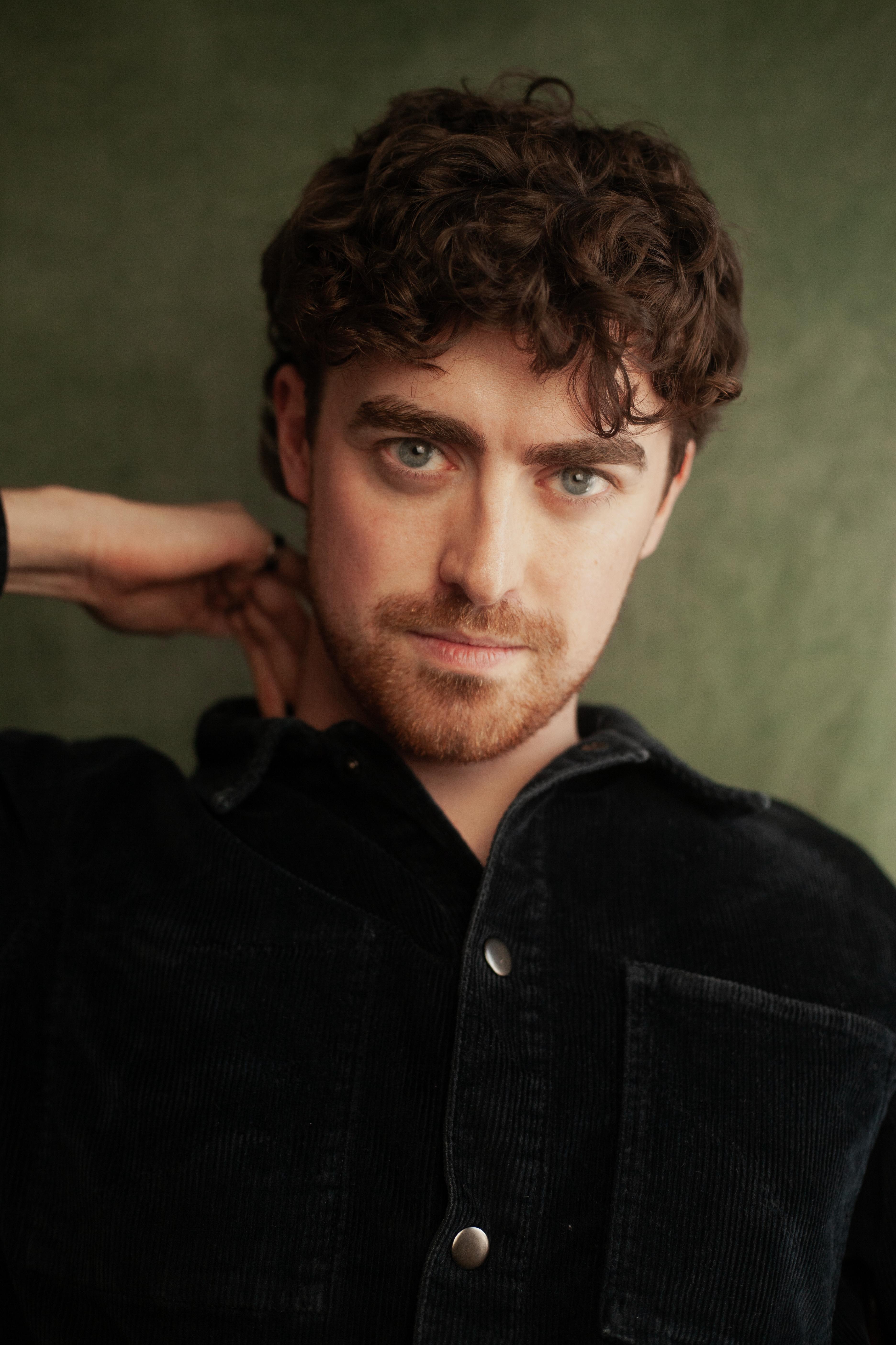 actor Michael Drake large photo